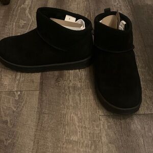 Cozy Black Suede Winter Boots